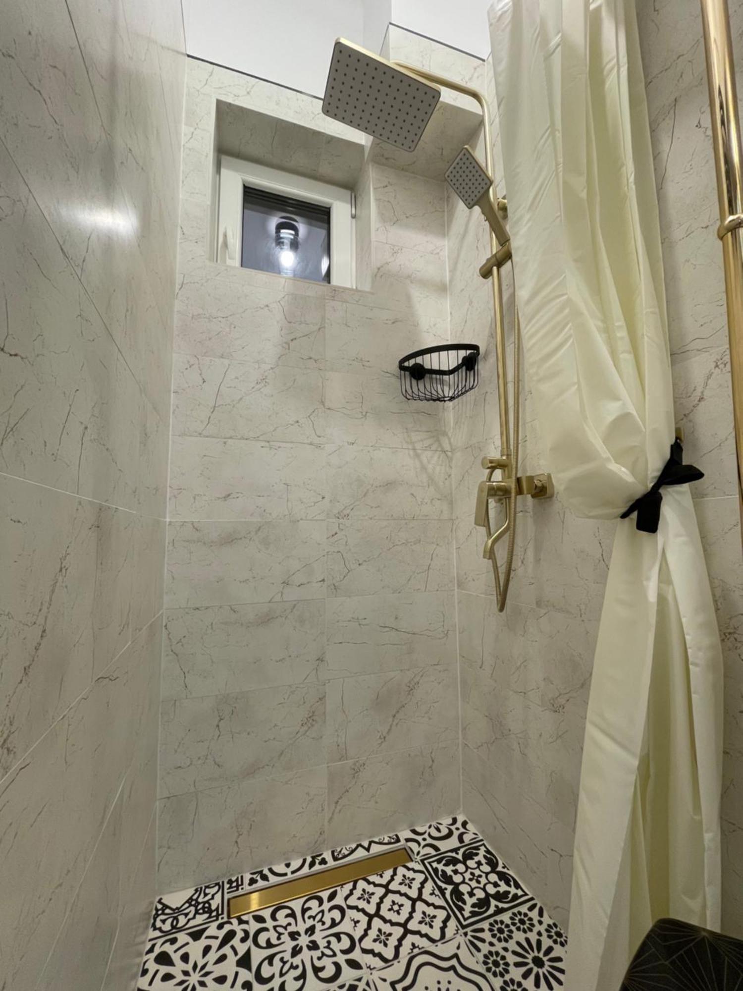 Апартаменты Studio Alice Romana Square Бухарест Экстерьер фото